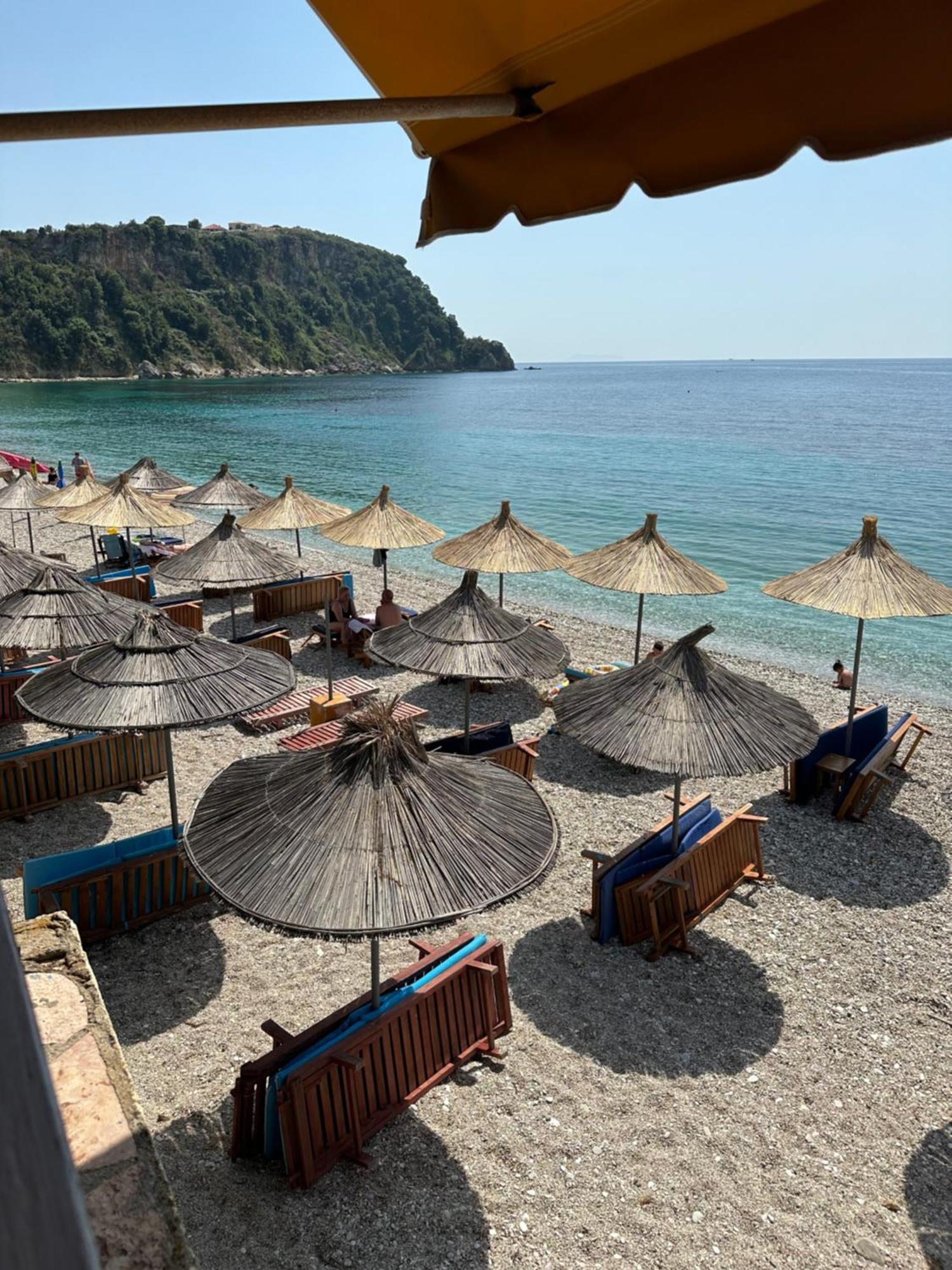 Hotel Potami Seashell Himare Esterno foto