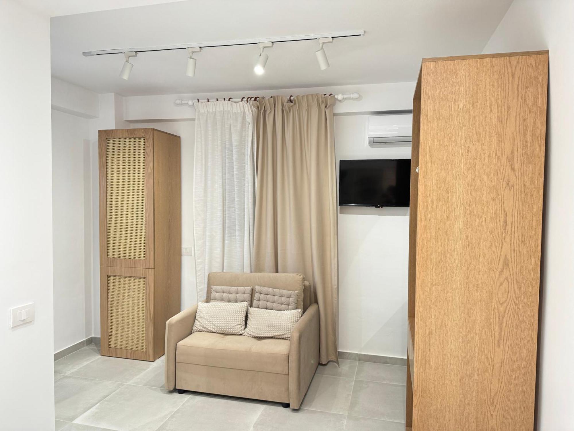 Hotel Potami Seashell Himare Esterno foto
