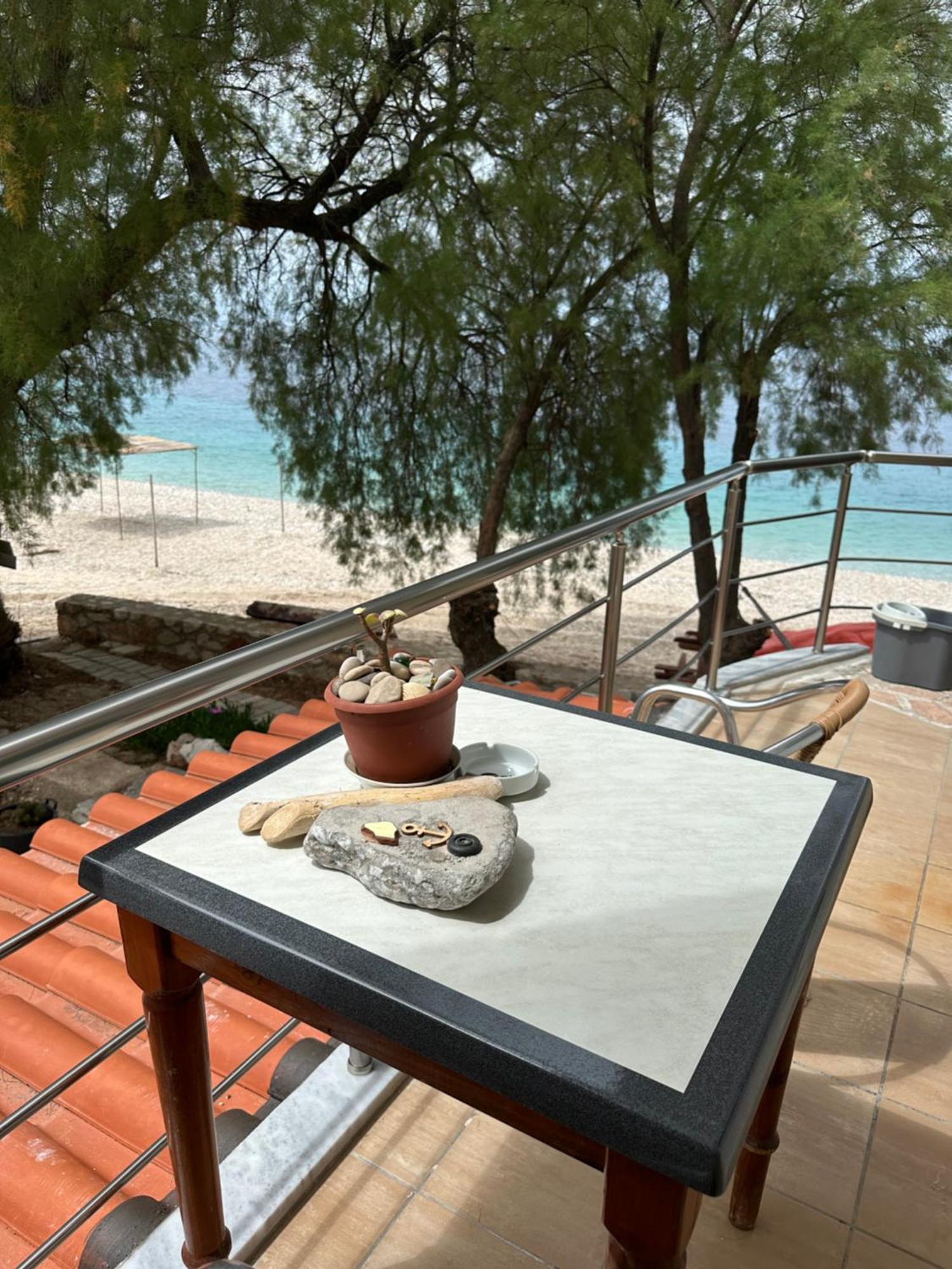 Hotel Potami Seashell Himare Esterno foto